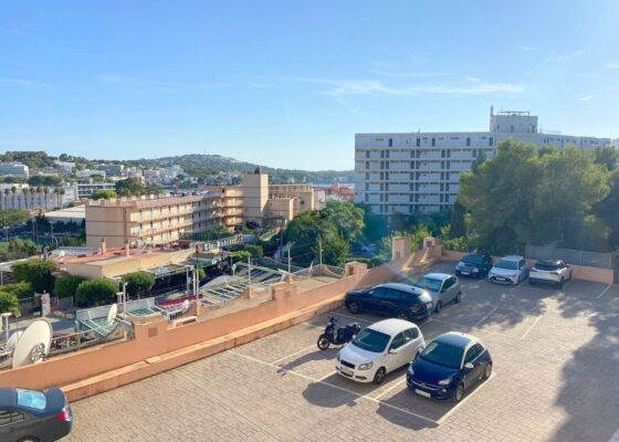 Two bedroom apartment in walking distance to the beach in Santa ponsa for sale