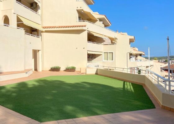 Two bedroom apartment in walking distance to the beach in Santa ponsa for sale