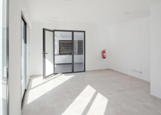 Residential & commercial building for sale in Arenal, llucmajor