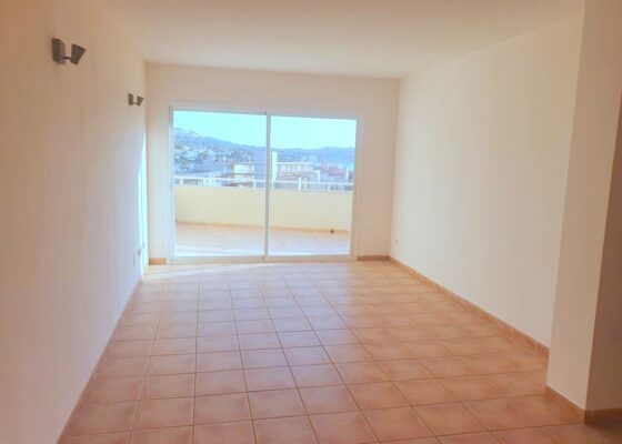 Apartment with partial sea views in Santa Ponsa for sale