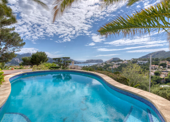 Seaview Villa in Port Andratx with views over the bay for sale
