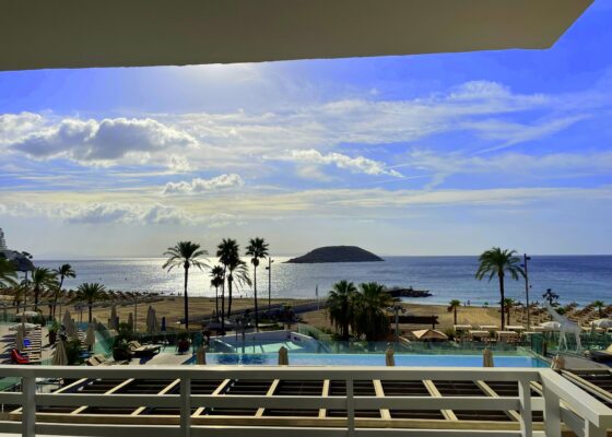 Seaview apartment in first line to the beach in Magaluf for sale