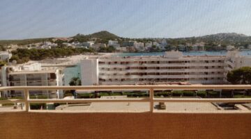 Two bedroom sea view apartment for rent in santa ponsa