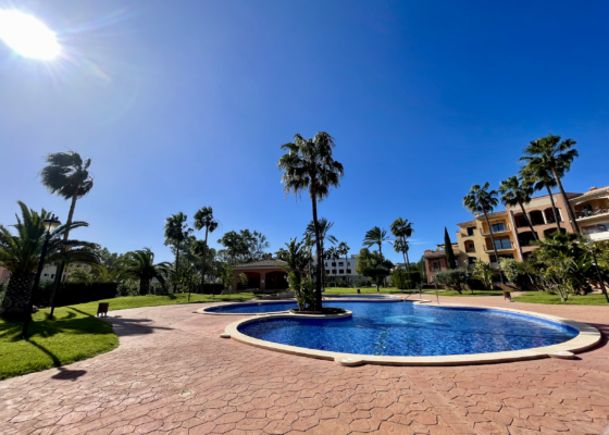 Erdgeschoss Wohnung in Anlage mit Pool in santa ponsa zu vermieten