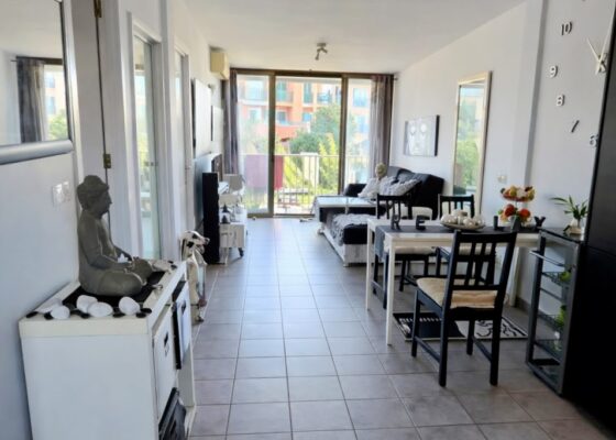 Erdgeschoss in El Toro direkt uber dem Strand und Yachthafen zu verkaufen