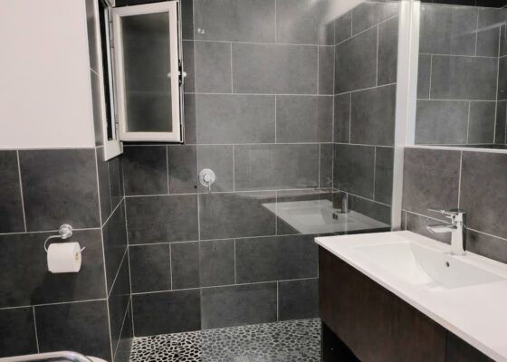 Erdgeschoss in El Toro direkt uber dem Strand und Yachthafen zu verkaufen