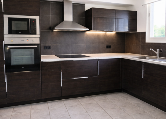 Erdgeschoss in El Toro direkt uber dem Strand und Yachthafen zu verkaufen