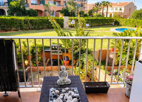 Erdgeschoss in El Toro direkt uber dem Strand und Yachthafen zu verkaufen