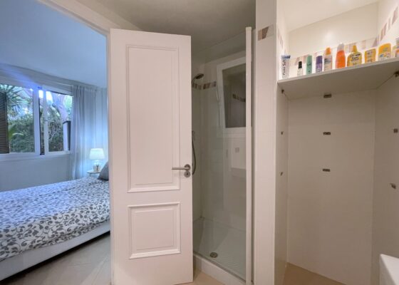 Erdgeschoss Wohnung in Nova Santa Ponsa mit Meerzugang zu verkaufen