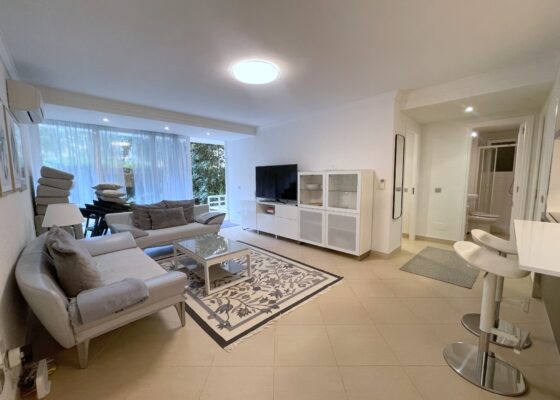 Erdgeschoss Wohnung in Nova Santa Ponsa mit Meerzugang zu verkaufen